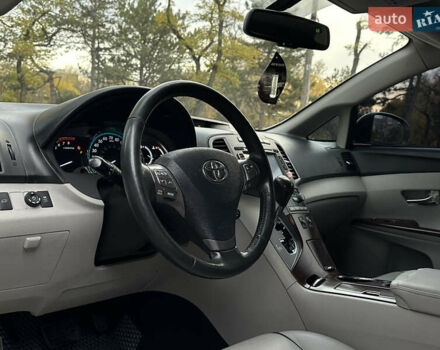 Белый Тойота Венза, объемом двигателя 2.7 л и пробегом 145 тыс. км за 13499 $, фото 13 на Automoto.ua