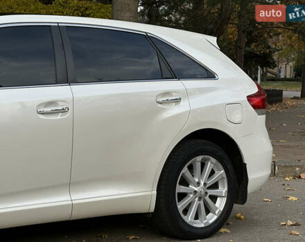 Белый Тойота Венза, объемом двигателя 2.7 л и пробегом 145 тыс. км за 13499 $, фото 3 на Automoto.ua