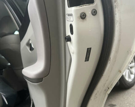 Белый Тойота Венза, объемом двигателя 2.67 л и пробегом 152 тыс. км за 12900 $, фото 11 на Automoto.ua