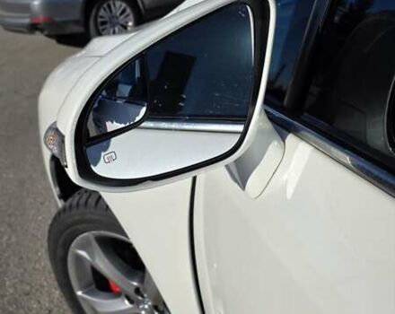 Белый Тойота Венза, объемом двигателя 3.5 л и пробегом 169 тыс. км за 17000 $, фото 3 на Automoto.ua