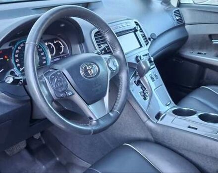 Белый Тойота Венза, объемом двигателя 2.7 л и пробегом 215 тыс. км за 13700 $, фото 5 на Automoto.ua