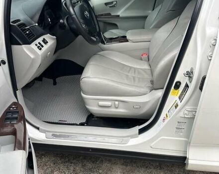 Белый Тойота Венза, объемом двигателя 2.7 л и пробегом 190 тыс. км за 12800 $, фото 5 на Automoto.ua