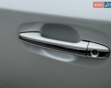 Білий Тойота Венза, об'ємом двигуна 2.7 л та пробігом 164 тис. км за 15690 $, фото 8 на Automoto.ua