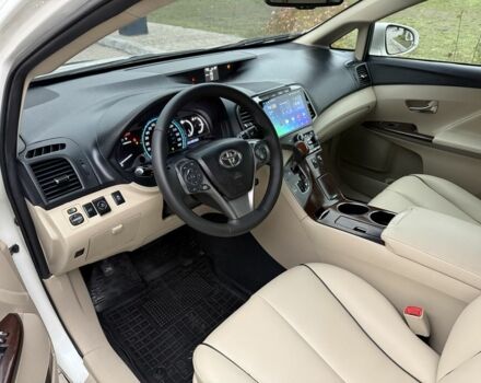 Белый Тойота Венза, объемом двигателя 2.7 л и пробегом 127 тыс. км за 14800 $, фото 7 на Automoto.ua