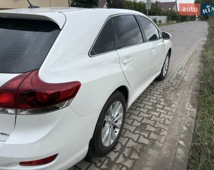 Белый Тойота Венза, объемом двигателя 2.67 л и пробегом 237 тыс. км за 18000 $, фото 4 на Automoto.ua