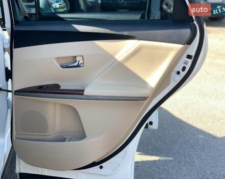 Белый Тойота Венза, объемом двигателя 2.7 л и пробегом 201 тыс. км за 14890 $, фото 24 на Automoto.ua