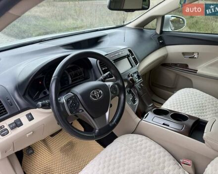 Белый Тойота Венза, объемом двигателя 2.67 л и пробегом 237 тыс. км за 18000 $, фото 12 на Automoto.ua