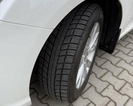 Белый Тойота Венза, объемом двигателя 2.67 л и пробегом 237 тыс. км за 18000 $, фото 1 на Automoto.ua