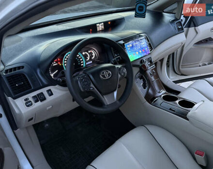 Белый Тойота Венза, объемом двигателя 2.7 л и пробегом 125 тыс. км за 14300 $, фото 7 на Automoto.ua