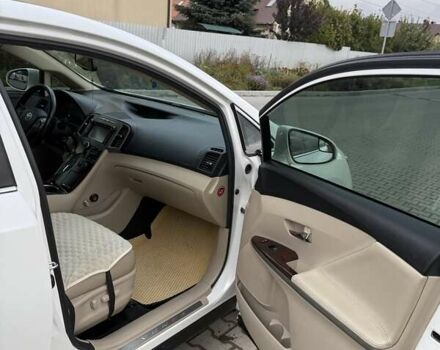 Белый Тойота Венза, объемом двигателя 2.67 л и пробегом 237 тыс. км за 18000 $, фото 6 на Automoto.ua