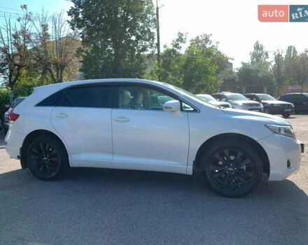 Белый Тойота Венза, объемом двигателя 2.7 л и пробегом 201 тыс. км за 14890 $, фото 3 на Automoto.ua