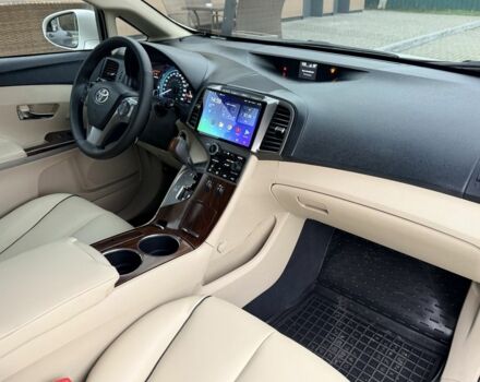 Белый Тойота Венза, объемом двигателя 2.7 л и пробегом 127 тыс. км за 14800 $, фото 9 на Automoto.ua