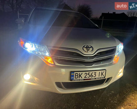 Белый Тойота Венза, объемом двигателя 3.5 л и пробегом 230 тыс. км за 13000 $, фото 5 на Automoto.ua