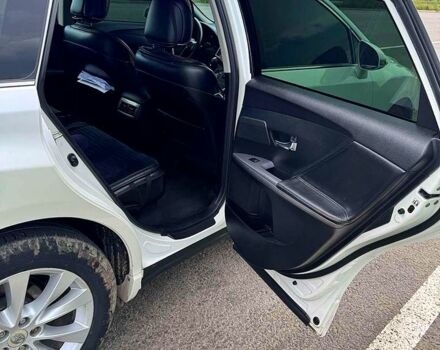 Белый Тойота Венза, объемом двигателя 2.7 л и пробегом 190 тыс. км за 15000 $, фото 3 на Automoto.ua