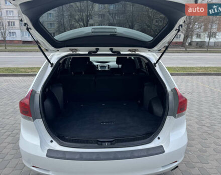 Белый Тойота Венза, объемом двигателя 2.7 л и пробегом 138 тыс. км за 15900 $, фото 4 на Automoto.ua