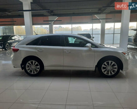 Белый Тойота Венза, объемом двигателя 2.7 л и пробегом 138 тыс. км за 15900 $, фото 3 на Automoto.ua