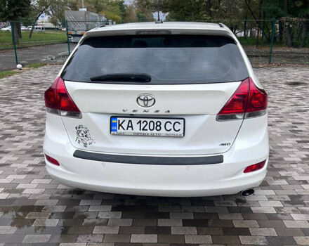 Белый Тойота Венза, объемом двигателя 2.67 л и пробегом 142 тыс. км за 17800 $, фото 1 на Automoto.ua