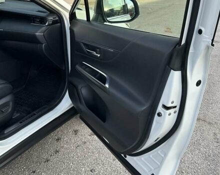 Белый Тойота Венза, объемом двигателя 2.49 л и пробегом 80 тыс. км за 31500 $, фото 10 на Automoto.ua