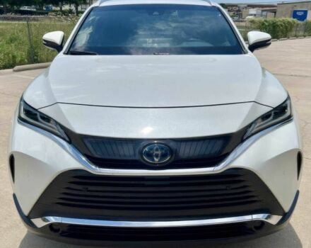 Белый Тойота Венза, объемом двигателя 2.5 л и пробегом 11 тыс. км за 12700 $, фото 1 на Automoto.ua