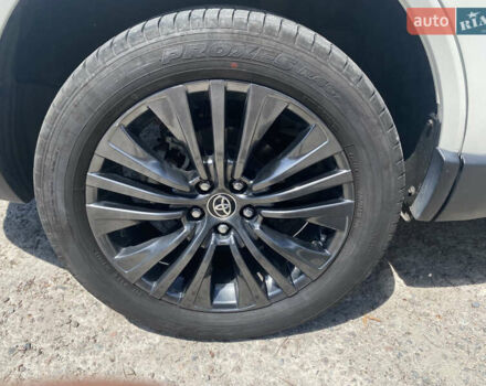 Белый Тойота Венза, объемом двигателя 2.49 л и пробегом 69 тыс. км за 34500 $, фото 20 на Automoto.ua