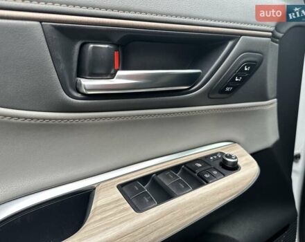 Белый Тойота Венза, объемом двигателя 2.49 л и пробегом 28 тыс. км за 34900 $, фото 10 на Automoto.ua