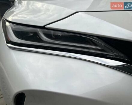 Белый Тойота Венза, объемом двигателя 2.49 л и пробегом 28 тыс. км за 34900 $, фото 1 на Automoto.ua