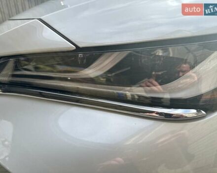 Белый Тойота Венза, объемом двигателя 2.49 л и пробегом 28 тыс. км за 34900 $, фото 3 на Automoto.ua