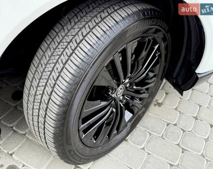 Белый Тойота Венза, объемом двигателя 2.49 л и пробегом 9 тыс. км за 36800 $, фото 12 на Automoto.ua