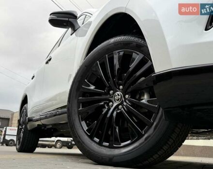 Белый Тойота Венза, объемом двигателя 2.49 л и пробегом 9 тыс. км за 36800 $, фото 13 на Automoto.ua