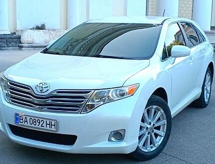 Белый Тойота Венза, объемом двигателя 2.7 л и пробегом 180 тыс. км за 12500 $, фото 1 на Automoto.ua