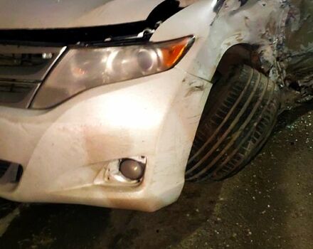 Білий Тойота Венза, об'ємом двигуна 2.7 л та пробігом 185 тис. км за 5000 $, фото 1 на Automoto.ua