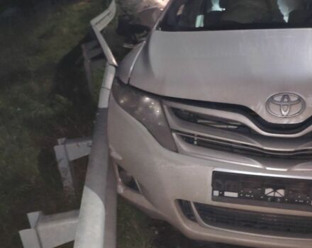 Білий Тойота Венза, об'ємом двигуна 2.7 л та пробігом 185 тис. км за 5000 $, фото 1 на Automoto.ua