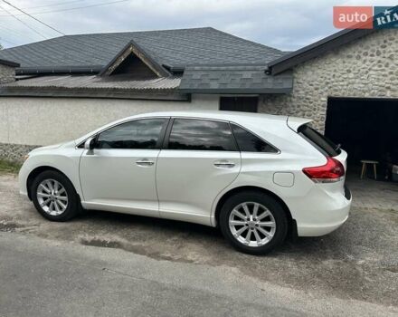 Белый Тойота Венза, объемом двигателя 2.7 л и пробегом 190 тыс. км за 12800 $, фото 1 на Automoto.ua