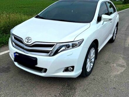 Белый Тойота Венза, объемом двигателя 2.7 л и пробегом 190 тыс. км за 15000 $, фото 1 на Automoto.ua