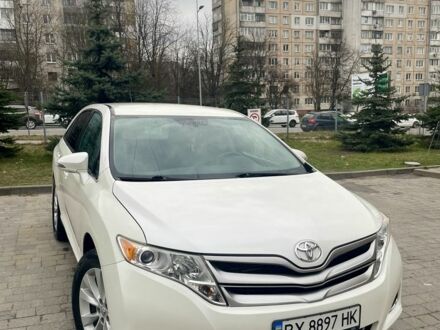 Белый Тойота Венза, объемом двигателя 2.7 л и пробегом 185 тыс. км за 13000 $, фото 1 на Automoto.ua