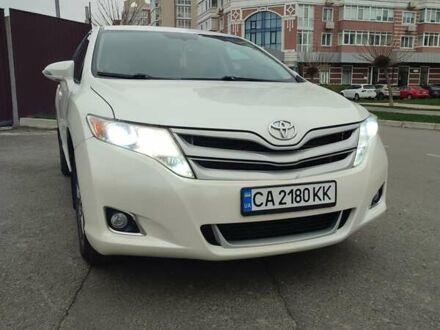 Белый Тойота Венза, объемом двигателя 2.7 л и пробегом 154 тыс. км за 13300 $, фото 1 на Automoto.ua