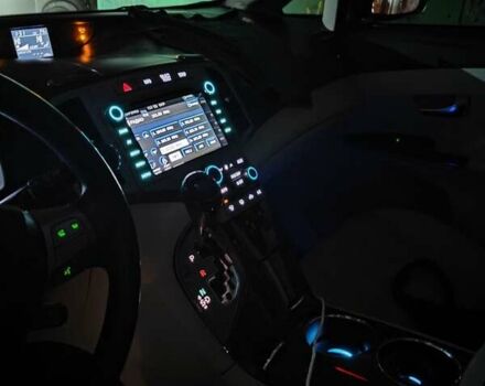 Серый Тойота Венза, объемом двигателя 3.5 л и пробегом 138 тыс. км за 12500 $, фото 10 на Automoto.ua