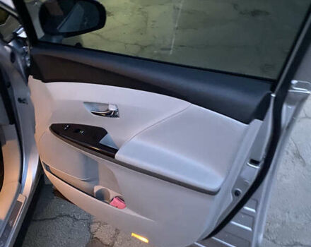 Серый Тойота Венза, объемом двигателя 2.7 л и пробегом 220 тыс. км за 14000 $, фото 7 на Automoto.ua