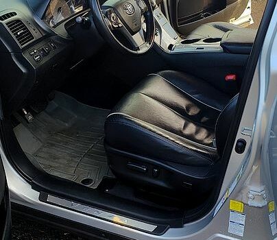 Серый Тойота Венза, объемом двигателя 3.5 л и пробегом 170 тыс. км за 20000 $, фото 12 на Automoto.ua