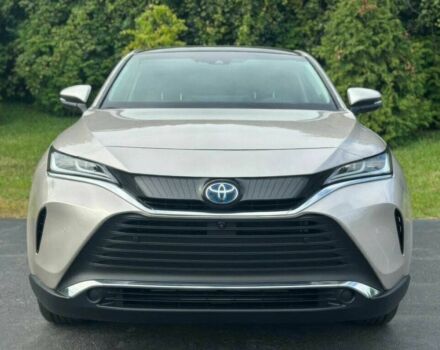 Серый Тойота Венза, объемом двигателя 2.5 л и пробегом 12 тыс. км за 12700 $, фото 1 на Automoto.ua