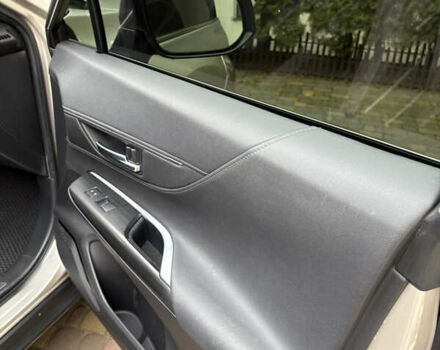 Серый Тойота Венза, объемом двигателя 2.49 л и пробегом 138 тыс. км за 32000 $, фото 20 на Automoto.ua