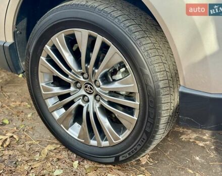 Серый Тойота Венза, объемом двигателя 2.49 л и пробегом 120 тыс. км за 30500 $, фото 22 на Automoto.ua