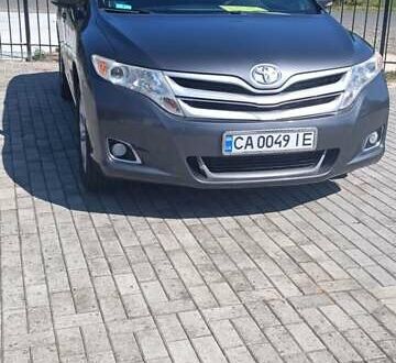 Серый Тойота Венза, объемом двигателя 2.7 л и пробегом 230 тыс. км за 16500 $, фото 1 на Automoto.ua