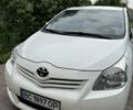 Білий Тойота Версо, об'ємом двигуна 1.6 л та пробігом 200 тис. км за 9500 $, фото 1 на Automoto.ua