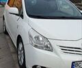 Белый Тойота Версо, объемом двигателя 2.2 л и пробегом 264 тыс. км за 9500 $, фото 2 на Automoto.ua