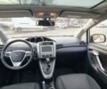 Белый Тойота Версо, объемом двигателя 2.2 л и пробегом 264 тыс. км за 9500 $, фото 7 на Automoto.ua