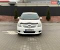 Белый Тойота Версо, объемом двигателя 2.23 л и пробегом 292 тыс. км за 10500 $, фото 1 на Automoto.ua