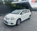 Белый Тойота Версо, объемом двигателя 2.23 л и пробегом 268 тыс. км за 9300 $, фото 1 на Automoto.ua