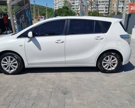 Білий Тойота Версо, об'ємом двигуна 2 л та пробігом 260 тис. км за 9000 $, фото 2 на Automoto.ua