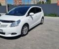 Белый Тойота Версо, объемом двигателя 2 л и пробегом 260 тыс. км за 8200 $, фото 1 на Automoto.ua